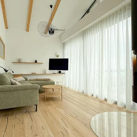 Ava Am Hainer * Neukieritzsch